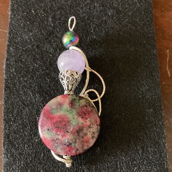 Whimsical Pendant Three Separate Stones Approximately 3” long - Picture 4 of 6